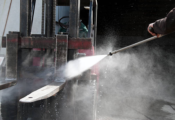 Best Roof Pressure Washing  in Moorhead, MN